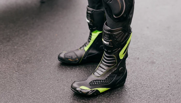 Turystyczne buty motocyklowe