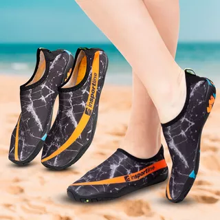 Buty kąpielowe inSPORTline Granota ∙ unisex ∙ ochrona przed jeżowcami ∙ waga 125 g ∙ szybkoschnące ∙ perforowane podeszwy ∙ antypoślizgowa podeszwa - Czarny/pomarańczowy