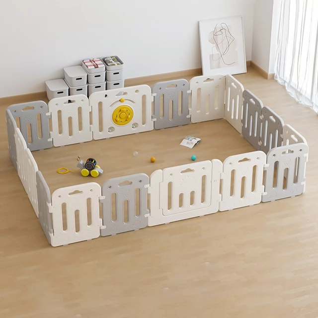 Duży plastikowy kojec dla niemowląt inSPORTline Klaudino 288x208x66 cm ∙ edukacyjny tor z autkami ∙ zamek bezpieczeństwa ∙ motyw chmurek