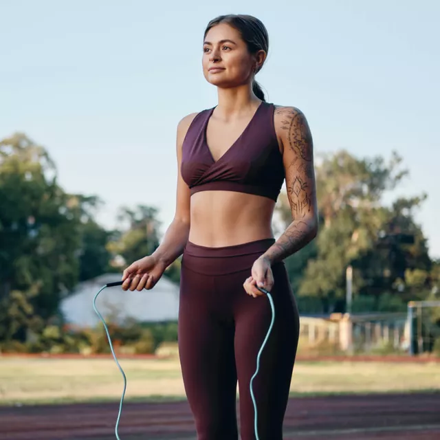 Fitness skakanka inSPORTline JumpSpeed ∙ do treningu cardio ∙ linka z PCV ∙ antypoślizgowe uchwyty ∙ kompaktowa - Czerwony