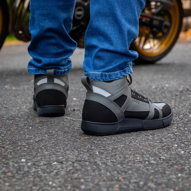 Buty motocyklowe męskie W-TEC Milwook ∙ skóra zamszowa ∙ membrana wodoodporna ∙ ochrona kostek ∙ oddychające - Szaro-czarny