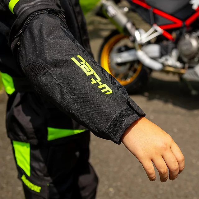 Dziecięca kurtka motocyklowa W-TEC Pinapoco ∙ wyjmowane ochraniacze ∙ regulacja rozmiaru ∙ wiatro-wodoodporna ∙ wentylacja - Czarny-fluo