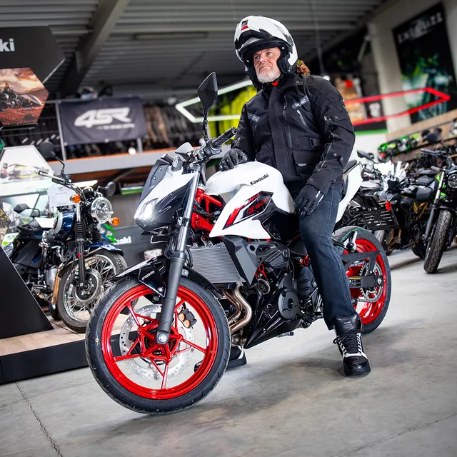 Męska kurtka motocyklowa W-TEC Nykolas ∙ 100% wodoodporna ∙ wyjmowana podpinka termiczna - Czarny