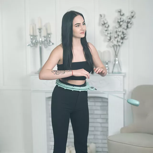 Hula hop z obciążeniem inSPORTline Weight Hoop Lite 69–135 cm ∙ magnetyczne wypustki ∙ ekran LCD ∙ regulowany obwód