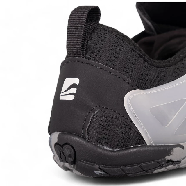 Buty / jeżowce do wody unisex inSPORTline Solaric ∙ ochrona stopy ∙ oddychające ∙ gumowe wzmocnienia ∙ wkładka EVA ∙ lekka waga 225 g - Czarny