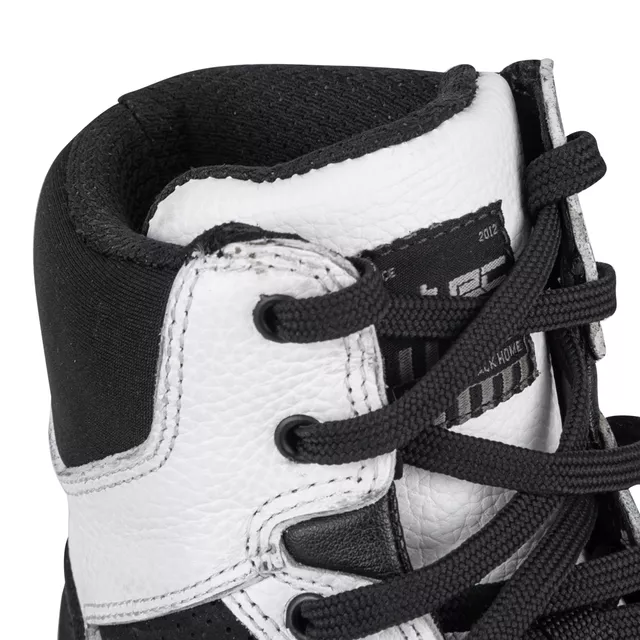 Buty motocyklowe W-TEC Bastige ∙ naturalna skóra ∙ ochrona kostek ∙ wzmocniona pięta i nosek ∙ antypoślizgowa podeszwa ∙ wentylacja