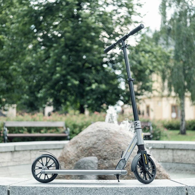 Hulajnoga miejska inSPORTline Wayotan ∙ składana ∙ amortyzacja przednia ∙ nośność 100 kg ∙ koła PU 200 mm