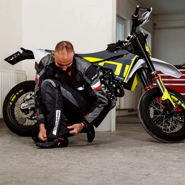 Buty motocyklowe W-TEC Bosta - Czarno-czerwony