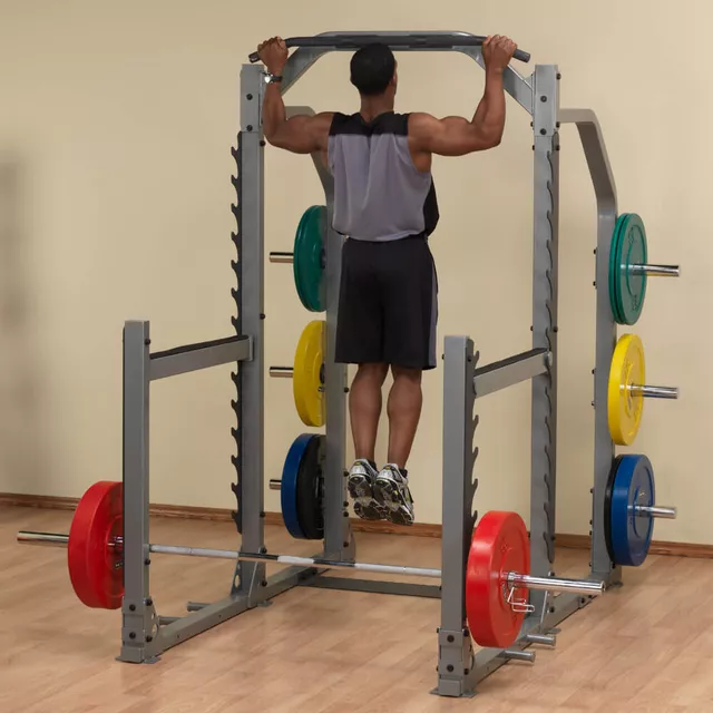Wielofunkcyjny stojak treningowy pod sztangę Body-Solid SMR1000 ∙ heavy-duty rack ∙ haki bezpieczeństwa ∙ drążek górny