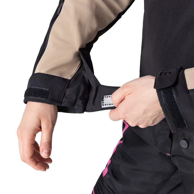 Damska kurtka motocyklowa W-TEC Annorack Lady ∙ wyjmowane ochraniacze CE ∙ system airvent ∙ odpinany kaptur ∙ elementy odblaskowe - czarny piasek