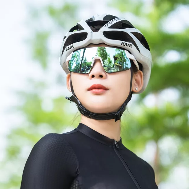 Sportowe okulary przeciwsłoneczne Altalist Hayate R2 - biały z niebieskimi okularami