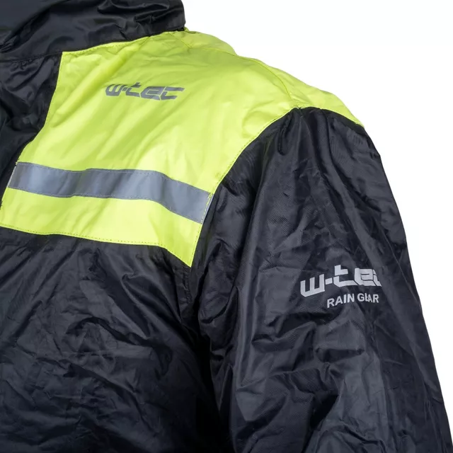 Płaszcz przeciwdeszczowy motocyklowy W-TEC Nowet ∙ lekki ∙ elementy odblaskowe ∙ regulowane mankiety ∙ siateczkowa podszewka ∙ chowany kaptur