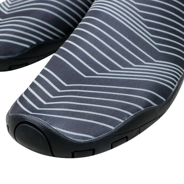 Buty kąpielowe do wody inSPORTline Makar unisex ∙ szybkoschnące ∙ oddychające ∙ perforowana podeszwa ∙ waga 125 g ∙ elastyczne