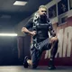 Łańcuch siłowy / treningowy inSPORTline Chainbos ∙ 15 kg ∙ stalowa konstrukcja ∙ montaż na sztangę ∙ do przysiadów i martwych ciągów