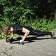 Płyta treningowa plank inSPORTline Holdit ∙ regulacja długości i rozstawu ∙ nośność 120 kg ∙ timer interwałowy ∙ piankowe podpórki