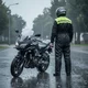Płaszcz przeciwdeszczowy motocyklowy W-TEC Nowet ∙ lekki ∙ elementy odblaskowe ∙ regulowane mankiety ∙ siateczkowa podszewka ∙ chowany kaptur