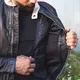 Męska skórzana kurtka motocyklowa W-TEC Hellsto - czarny z beżowo-pomarańczowym paskiem
