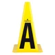 Pachołki treningowe inSPORTline Alfabet ∙ zestaw 26 szt. ∙ plastikowe z literami A-Z ∙ wys. 23 cm ∙ do ćwiczeń szybkościowych